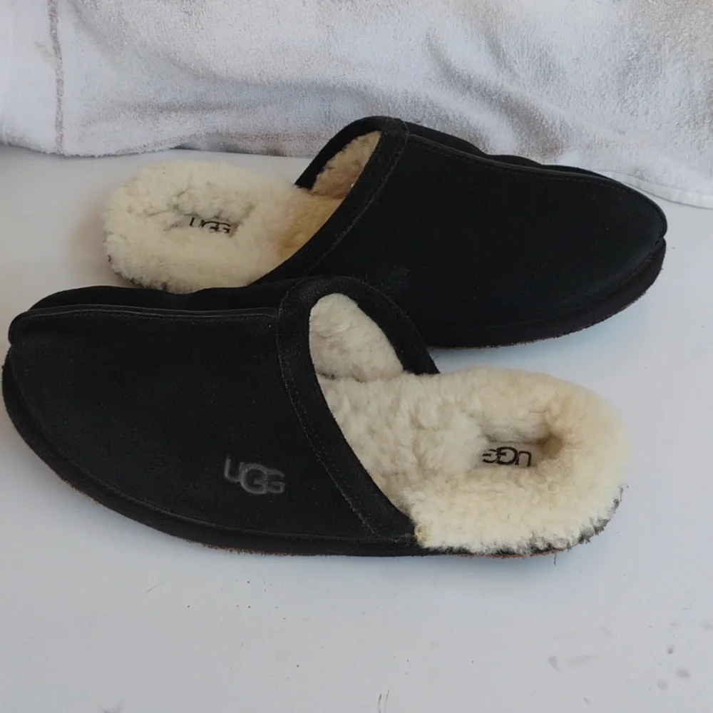 UGG SLIPPER Size 9 Men - Picture 4 of 6
